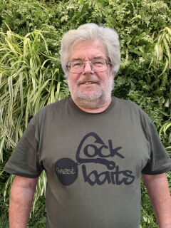 Cockbaits T Shirt "Oliv" mit schwarzem Druck XXL